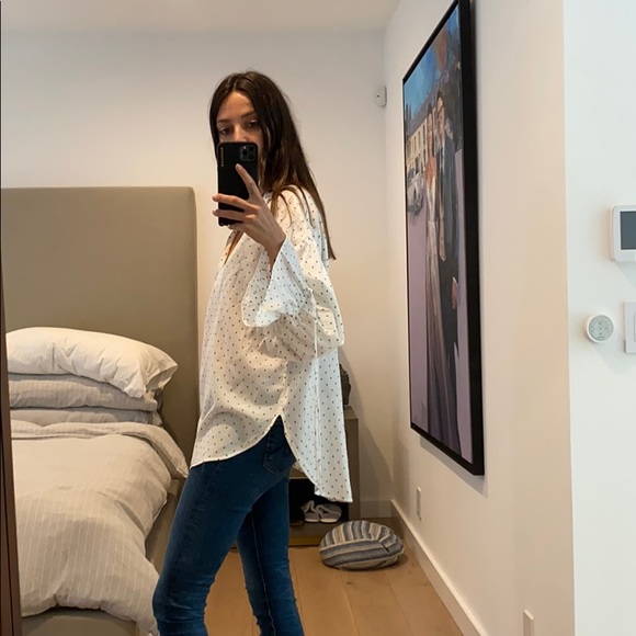 H&M shirt. - Picture 9 of 10